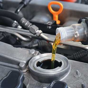 Oil Changes & Fluid Services: Oil, coolant, transmission fluid, brake fluid changes/flushes.